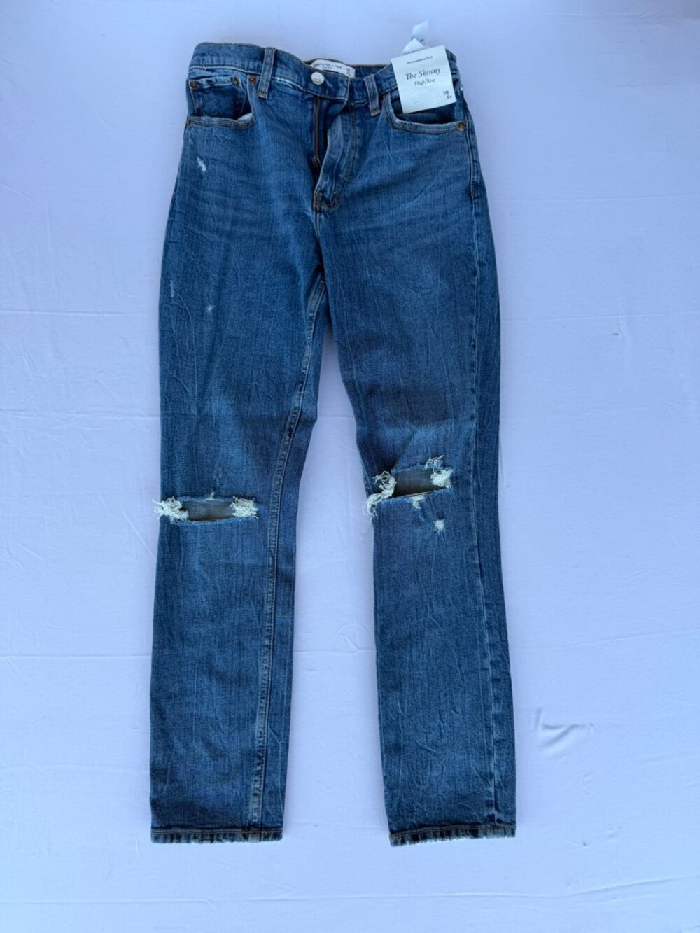 NWT Abercrombie & Fitch The Skinny High Rise Ripped Knee Jeans Sz 28